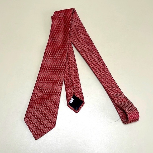 🆕 VALENTINO Italian Silk Tie - Picture 2 of 5